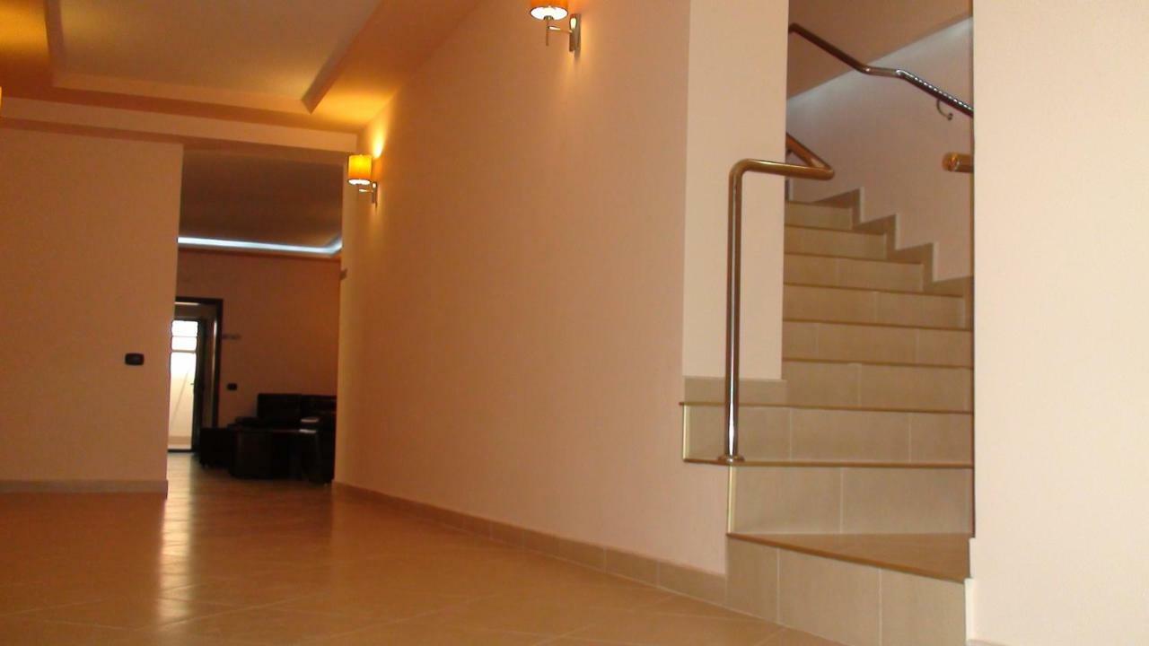 Vila Ando Mamaia Nord นาโวดาริ ภายนอก รูปภาพ